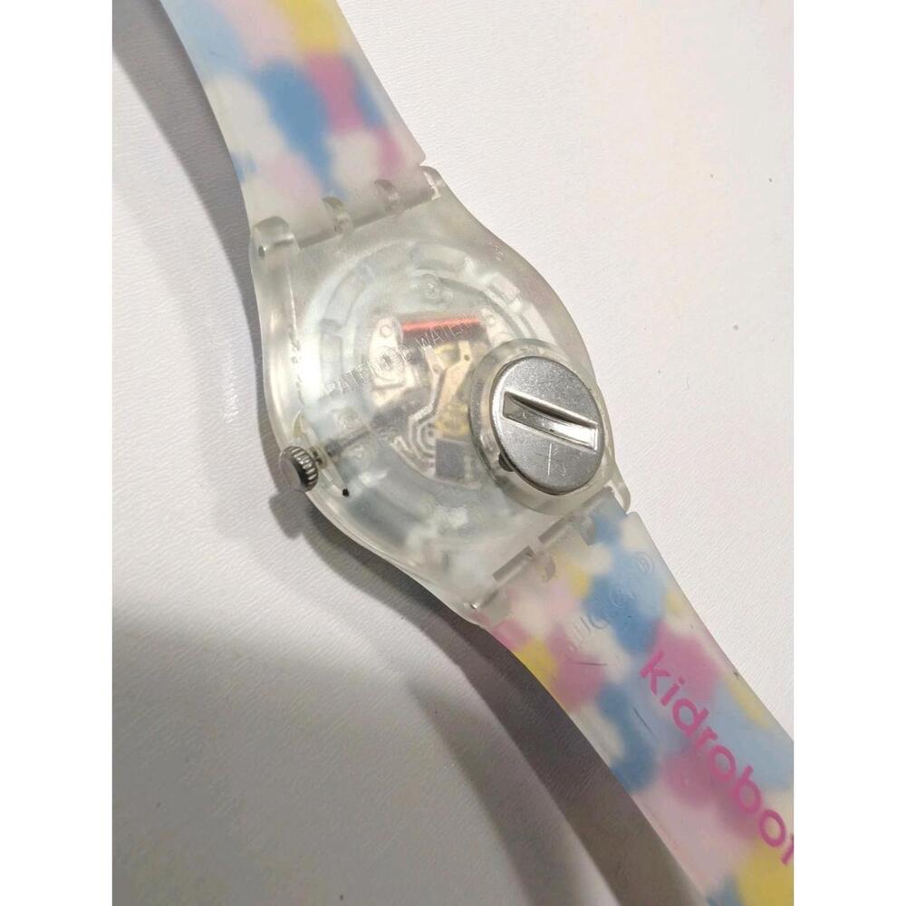 Swatch Kidrobot Love Song  Quartz Great Condition Water Resistant - Picture 9 of 9